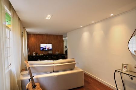 Apartamento à venda com 130m², 3 quartos e 1 vaga Apartamento à venda com 130m², 3 quartos e 1 vagaSala