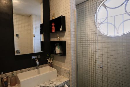 Apartamento à venda com 130m², 3 quartos e 1 vaga Apartamento à venda com 130m², 3 quartos e 1 vagaBanheiro