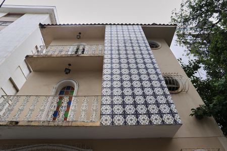 Apartamento à venda com 130m², 3 quartos e 1 vaga Apartamento à venda com 130m², 3 quartos e 1 vagaFachada