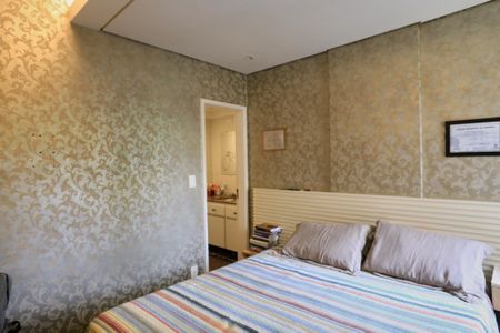 Apartamento à venda com 130m², 3 quartos e 1 vaga Apartamento à venda com 130m², 3 quartos e 1 vagaSuíte