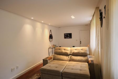 Apartamento à venda com 130m², 3 quartos e 1 vaga Apartamento à venda com 130m², 3 quartos e 1 vagaSala