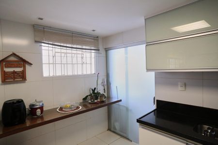 Apartamento à venda com 130m², 3 quartos e 1 vaga Apartamento à venda com 130m², 3 quartos e 1 vagaCozinha