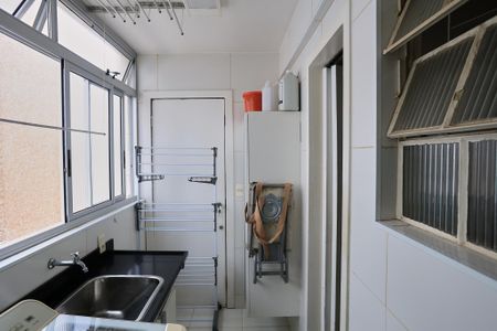 Apartamento à venda com 130m², 3 quartos e 1 vaga Apartamento à venda com 130m², 3 quartos e 1 vagaÁrea de Serviço