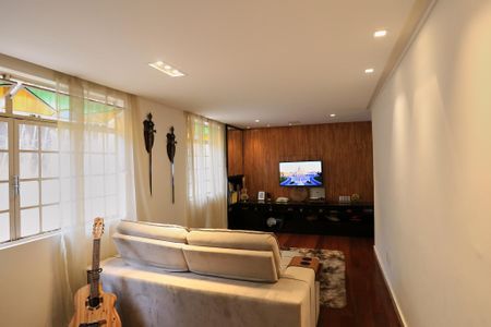 Apartamento à venda com 130m², 3 quartos e 1 vaga Apartamento à venda com 130m², 3 quartos e 1 vagaSala