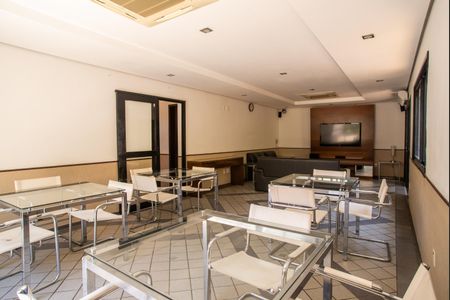 Apartamento para alugar com 37m², 1 quarto e 1 vaga Apartamento para alugar com 37m², 1 quarto e 1 vagaÁrea comum - Salão de festas