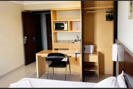 Cozinha de casa para alugar com 1 quarto, 28m² em Centro, Pinhais