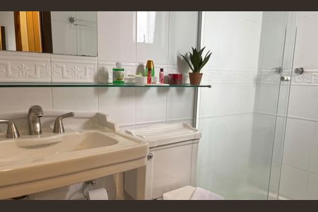 Casa para alugar com 28m², 1 quarto e 1 vaga Casa para alugar com 28m², 1 quarto e 1 vagaBanheiro