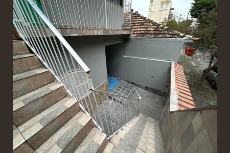Casa para alugar com 120m², 4 quartos e sem vagaEscada