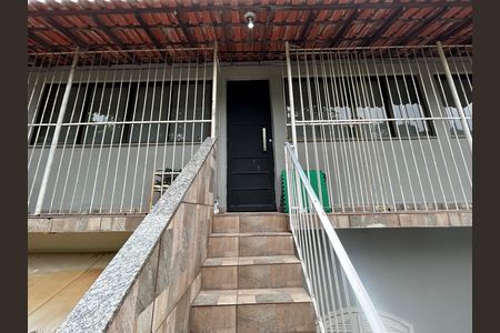 Casa para alugar com 120m², 4 quartos e sem vagaEscada