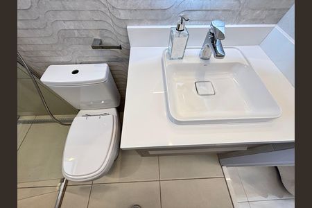 Apartamento à venda com 61m², 2 quartos e sem vagaBanheiro da Suíte 2