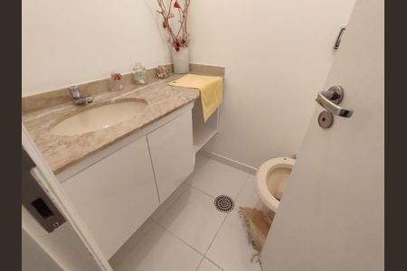 Apartamento à venda com 182m², 4 quartos e 4 vagas Apartamento à venda com 182m², 4 quartos e 4 vagasBanheiro