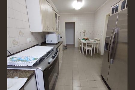 Apartamento à venda com 182m², 4 quartos e 4 vagas Apartamento à venda com 182m², 4 quartos e 4 vagasCozinha
