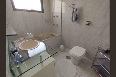 Apartamento à venda com 182m², 4 quartos e 4 vagas Apartamento à venda com 182m², 4 quartos e 4 vagasBanheiro