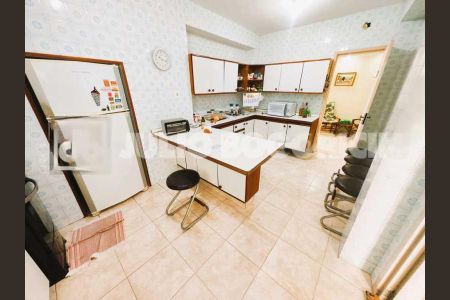 Casa à venda com 462m², 6 quartos e 6 vagas