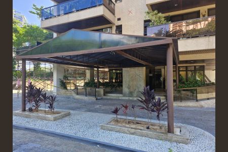 Apartamento para alugar com 74m², 1 quarto e 1 vagaFachada