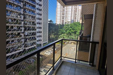 Apartamento para alugar com 74m², 1 quarto e 1 vagaVaranda