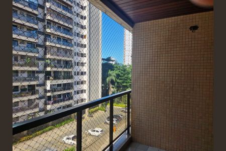 Apartamento para alugar com 74m², 1 quarto e 1 vagaVaranda