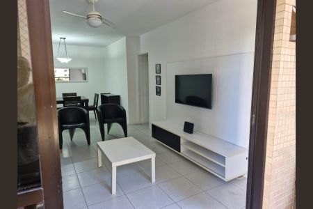 Sala de apartamento para alugar com 1 quarto, 74m² em Barra da Tijuca, Rio de Janeiro