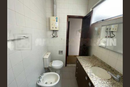 Casa à venda com 238m², 3 quartos e 2 vagas