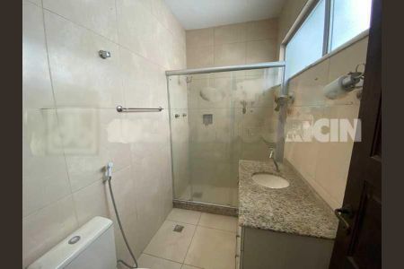 Casa à venda com 238m², 3 quartos e 2 vagas