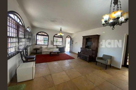 Casa à venda com 3 quartos, 238m² em Pitangueiras, Rio de Janeiro