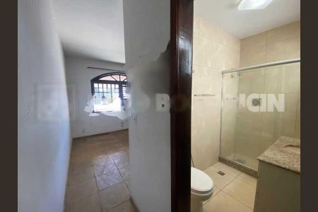 Casa à venda com 238m², 3 quartos e 2 vagas