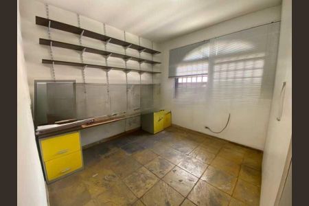 Casa à venda com 238m², 3 quartos e 2 vagas