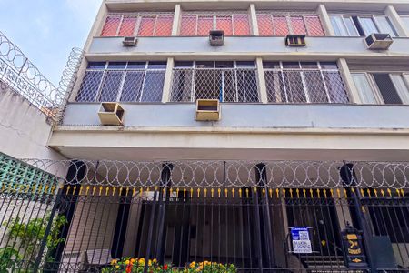 Apartamento para alugar com 70m², 2 quartos e sem vagaFachada do Prédio com placa