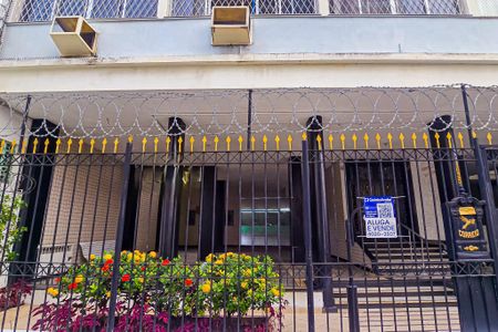Apartamento para alugar com 70m², 2 quartos e sem vagaFachada do Prédio com placa