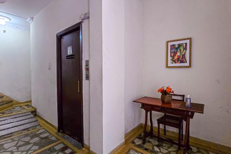 Apartamento para alugar com 70m², 2 quartos e sem vagaHall social