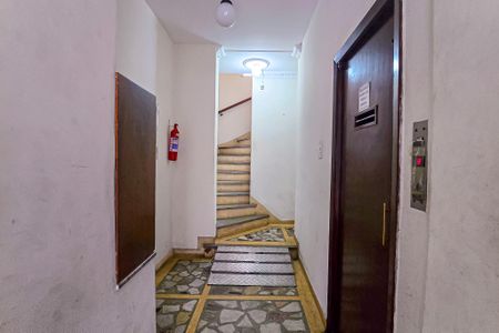 Apartamento para alugar com 70m², 2 quartos e sem vagaHall social