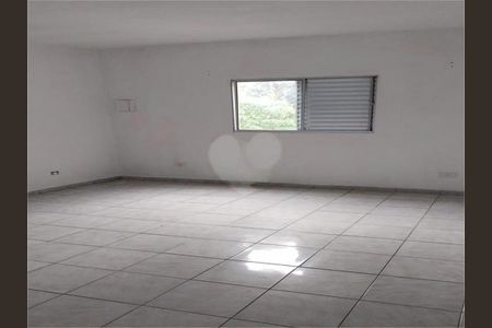 Casa à venda com 1 quarto, 125m² em Vila Ayrosa, São Paulo
