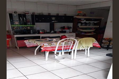 Casa à venda com 1 quarto, 125m² em Vila Ayrosa, São Paulo