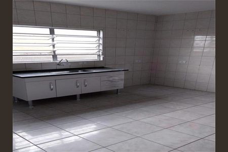 Casa à venda com 1 quarto, 125m² em Vila Ayrosa, São Paulo