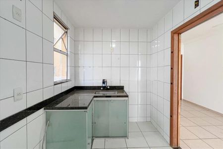 Cozinha de apartamento para alugar com 2 quartos, 90m² em Castelo, Belo Horizonte