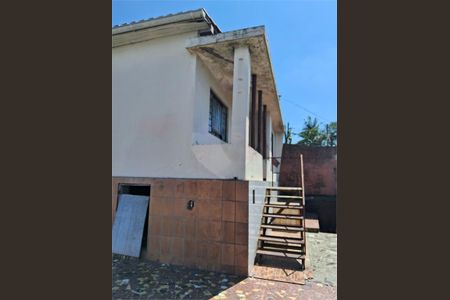 Casa à venda com 132m², 3 quartos e 5 vagas