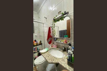 Casa à venda com 190m², 3 quartos e 2 vagas Casa à venda com 190m², 3 quartos e 2 vagasBanheiro Social