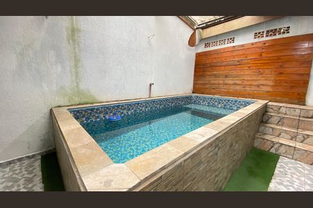 Casa à venda com 190m², 3 quartos e 2 vagas Casa à venda com 190m², 3 quartos e 2 vagasQuintal