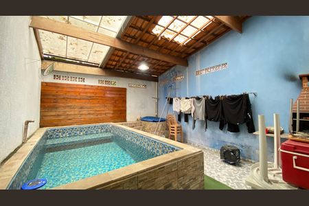 Casa à venda com 190m², 3 quartos e 2 vagas Casa à venda com 190m², 3 quartos e 2 vagasQuintal