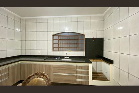 Casa à venda com 190m², 3 quartos e 2 vagas Casa à venda com 190m², 3 quartos e 2 vagasCozinha