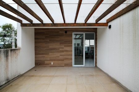 Casa de condomínio para alugar com 169m², 4 quartos e 3 vagas Casa de condomínio para alugar com 169m², 4 quartos e 3 vagasVaranda Suíte 2