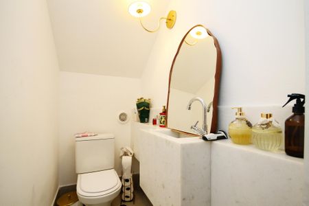 Casa de condomínio para alugar com 169m², 4 quartos e 3 vagas Casa de condomínio para alugar com 169m², 4 quartos e 3 vagasLavabo