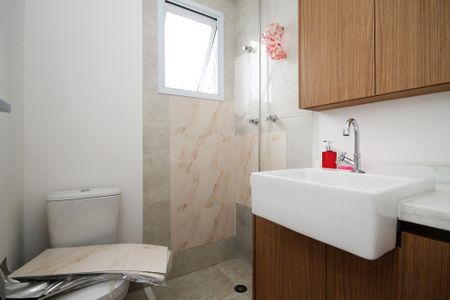 Casa de condomínio para alugar com 169m², 4 quartos e 3 vagas Casa de condomínio para alugar com 169m², 4 quartos e 3 vagasBanheiro Suíte 2
