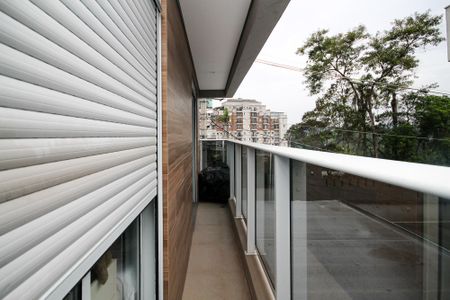 Casa de condomínio para alugar com 169m², 4 quartos e 3 vagas Casa de condomínio para alugar com 169m², 4 quartos e 3 vagasVaranda Quarto 1 e 2