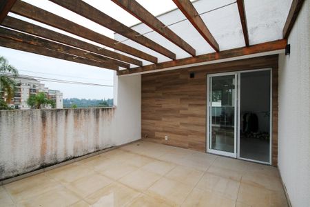 Casa de condomínio para alugar com 169m², 4 quartos e 3 vagas Casa de condomínio para alugar com 169m², 4 quartos e 3 vagasVaranda Suíte 2