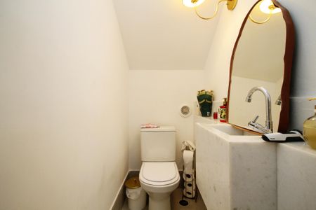 Casa de condomínio para alugar com 169m², 4 quartos e 3 vagas Casa de condomínio para alugar com 169m², 4 quartos e 3 vagasLavabo