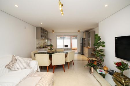 Casa de condomínio para alugar com 169m², 4 quartos e 3 vagas Casa de condomínio para alugar com 169m², 4 quartos e 3 vagasSala