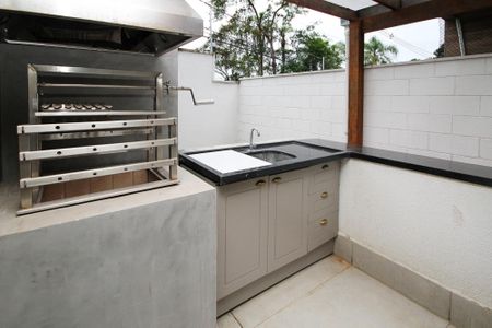 Casa de condomínio para alugar com 169m², 4 quartos e 3 vagas Casa de condomínio para alugar com 169m², 4 quartos e 3 vagasChurrasqueira