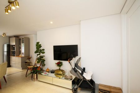 Sala de casa de condomínio para alugar com 4 quartos, 169m² em Granja Viana, Cotia