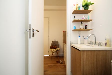 Casa de condomínio para alugar com 169m², 4 quartos e 3 vagas Casa de condomínio para alugar com 169m², 4 quartos e 3 vagasBanheiro Suíte 1